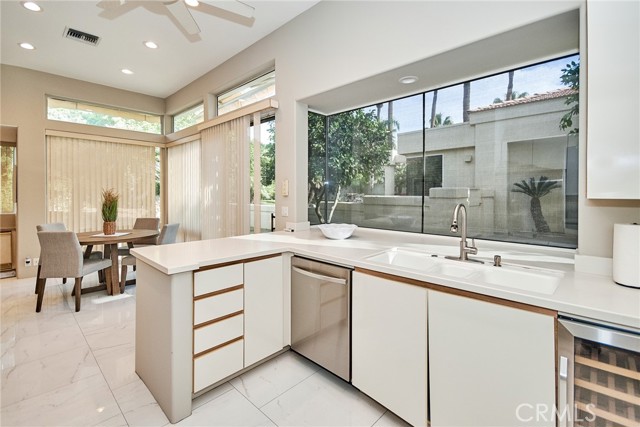 44980 Olympic Court, Indian Wells CA: https://media.crmls.org/medias/ad86e2c9-86d8-42d8-a112-67d9b2d23ef8.jpg
