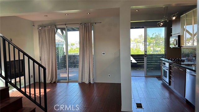 Detail Gallery Image 5 of 59 For 1419 Angelus Ave, Los Angeles,  CA 90026 - 2 Beds | 2 Baths