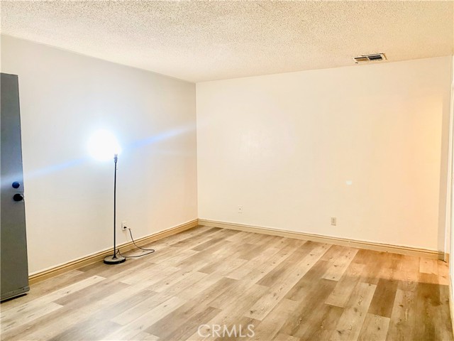 Detail Gallery Image 2 of 11 For 8616 N Loop Bld #1,  California City,  CA 93505 - 1 Beds | 1 Baths