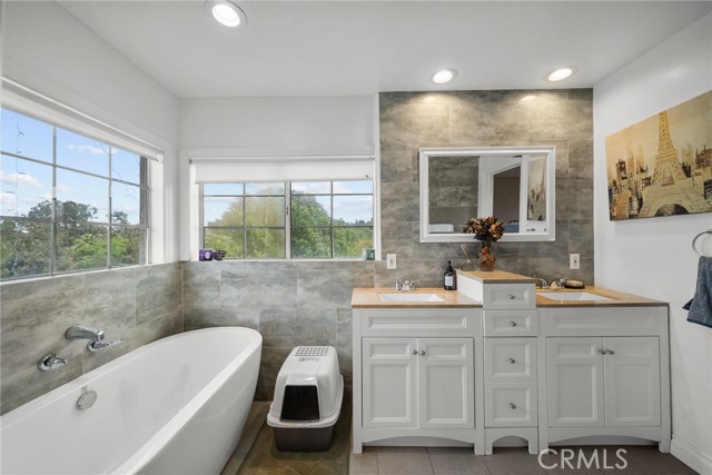 Detail Gallery Image 38 of 51 For 5156 Campo, Woodland Hills,  CA 91364 - 5 Beds | 4 Baths