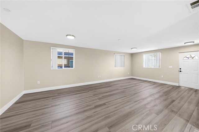 Detail Gallery Image 4 of 28 For 8711 Mckinley Place, Los Angeles,  CA 90002 - 5 Beds | 3 Baths