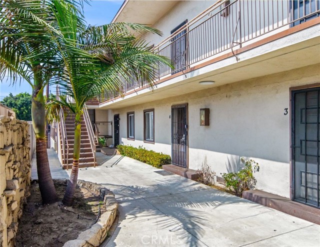 1825 Chestnut Avenue, Long Beach, California 90806, ,Multi-Family,For Sale,Chestnut,CV24203235