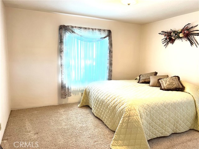 Detail Gallery Image 14 of 38 For 5712 Shepard Ave, Sacramento,  CA 95819 - 3 Beds | 2 Baths
