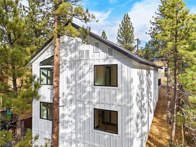 129 Winding Lane, Big Bear City CA: https://media.crmls.org/medias/ad8ac354-c252-42e8-90b9-e55eb5722c8d.jpg