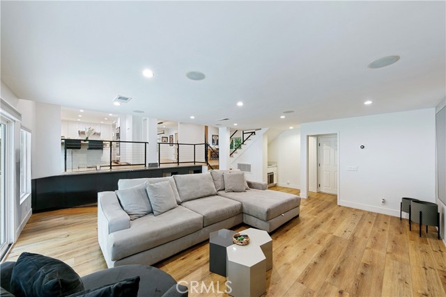 Detail Gallery Image 13 of 43 For 24411 Highlander Rd, West Hills,  CA 91307 - 5 Beds | 2/1 Baths