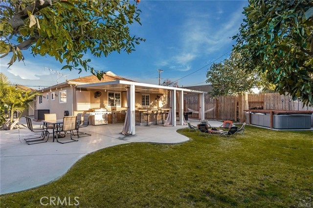 518 S Forest Avenue, Santa Ana CA: https://media.crmls.org/medias/ad8b64ee-fd61-4a7c-af28-d77bcbd5c55d.jpg