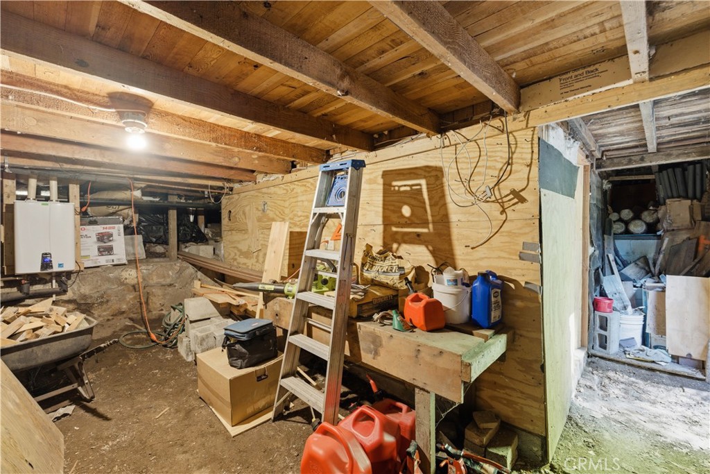 https://media.crmls.org/medias/ad8b968d-5b05-4b0d-b313-45e430781199.jpg?preset=X-Large