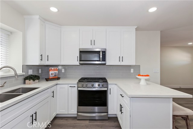 Detail Gallery Image 11 of 29 For 15615 Erie Rd, Apple Valley,  CA 92307 - 4 Beds | 2 Baths