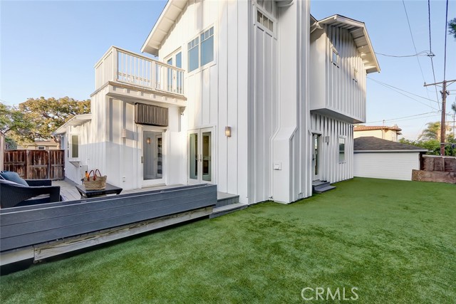 1146 18th Street, Manhattan Beach, California 90266, 4 Bedrooms Bedrooms, ,2 BathroomsBathrooms,Residential,Sold,18th,SB22027666