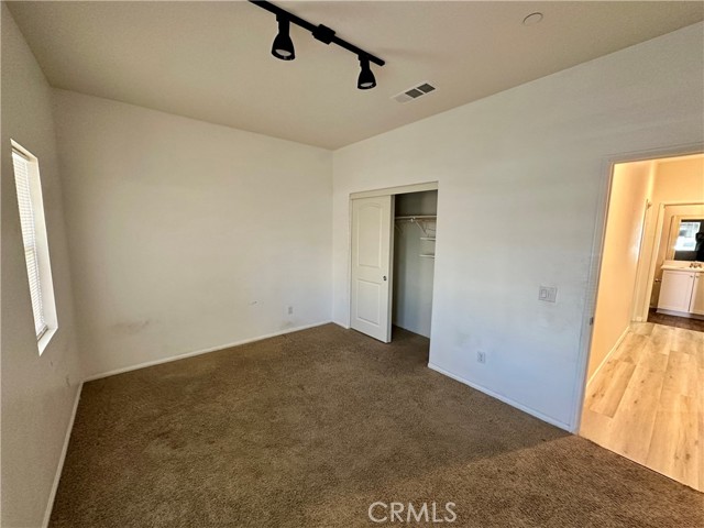 Detail Gallery Image 4 of 27 For 11827 Fresh Meadow Pl, Victorville,  CA 92392 - 4 Beds | 3 Baths