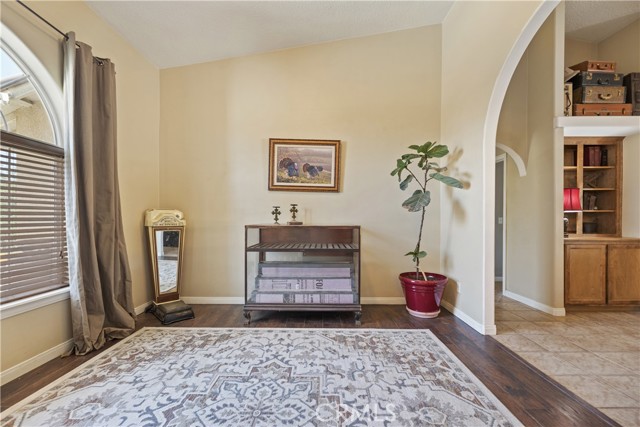 8328 Chateau Road, Phelan CA: https://media.crmls.org/medias/ad8f56b9-fa78-423a-bdaf-54e5a7c3e474.jpg