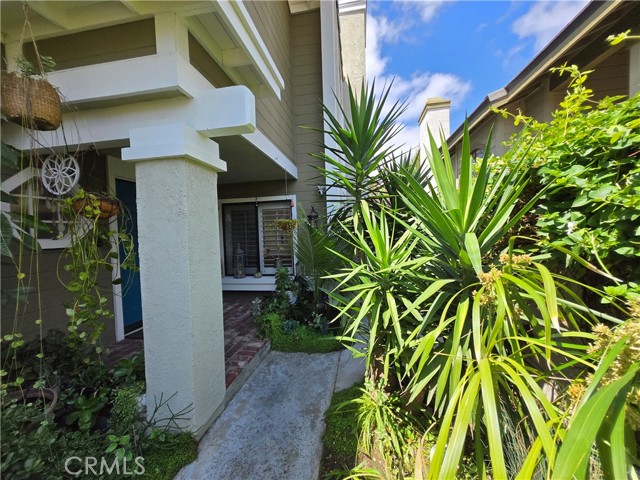 5 Carriage Hill Lane, Laguna Hills CA: https://media.crmls.org/medias/ad8fce1b-b704-4da7-91ff-a898a76b839c.jpg