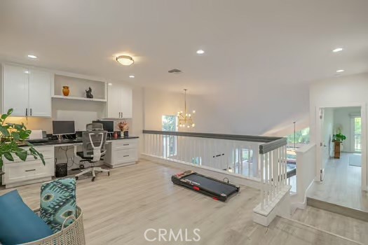 https://media.crmls.org/medias/ad90795f-7815-4e1a-88e2-71437effb690.jpg?preset=X-Large