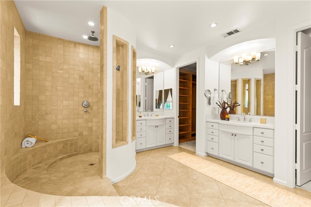 Image 20 of 34 For 2729 Hollyview Court