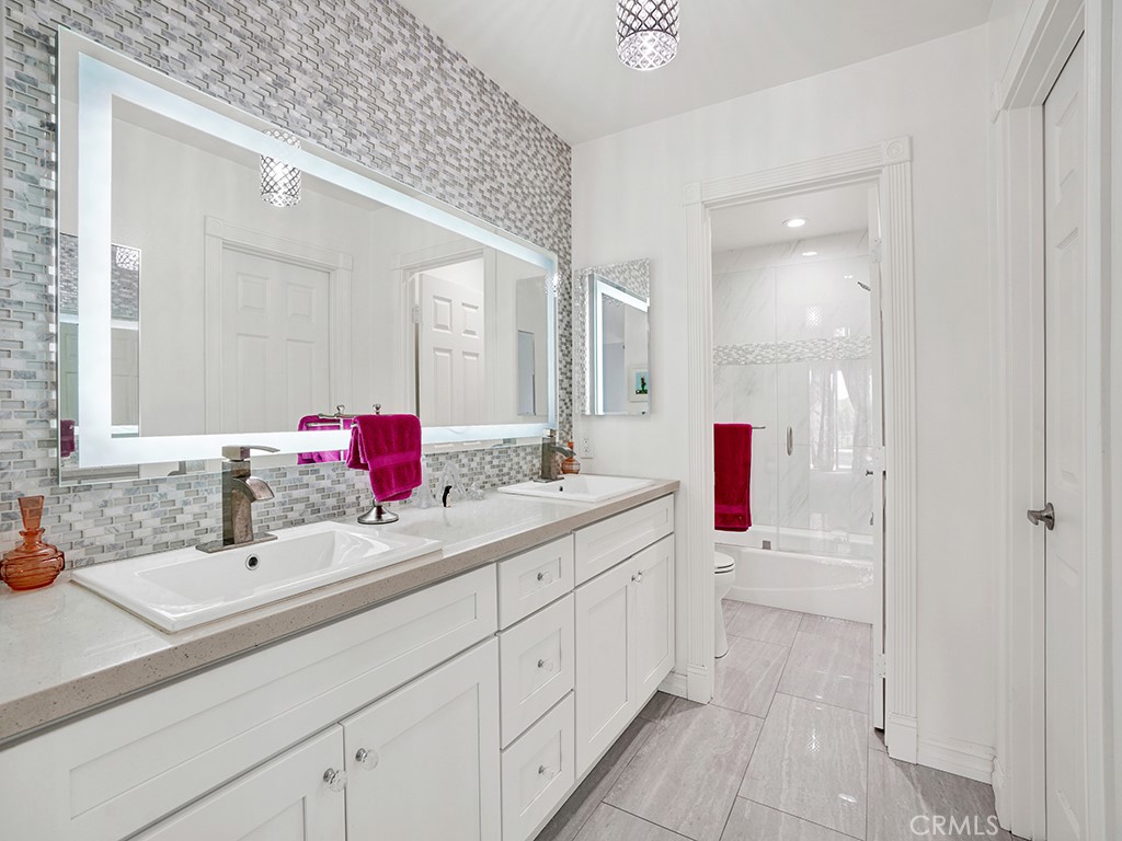 Ad90f8ec 94d5 44d9 9555 95f1164ab128