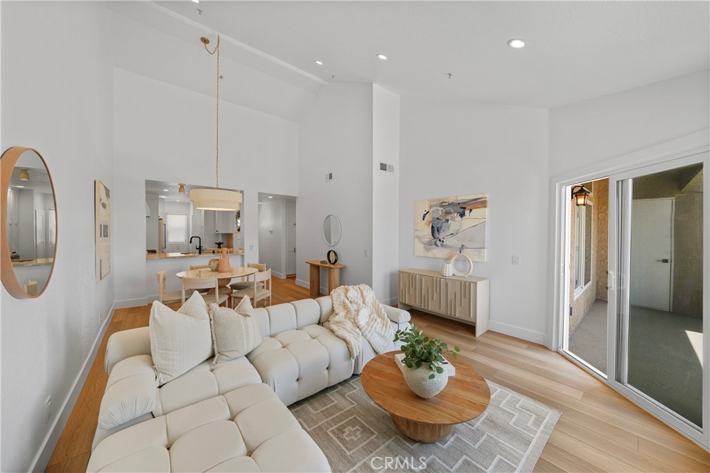 Ad9120c8 7aaf 43d8 Bcaf E5cd66a55ff9