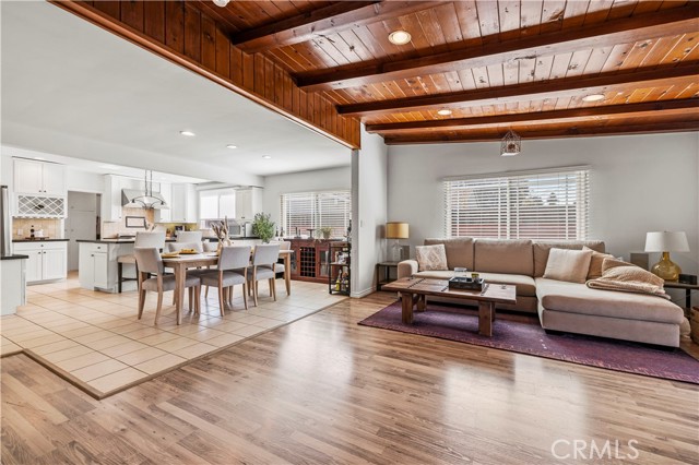 17955 Archwood Street, Reseda CA: https://media.crmls.org/medias/ad91567b-2095-44aa-8b48-47c24c72b1f8.jpg