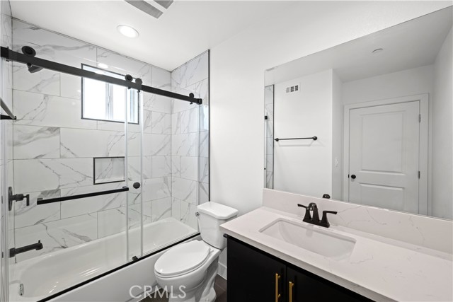 1039 W 43rd Street, Los Angeles CA: https://media.crmls.org/medias/ad9253ba-f2fe-4c39-af15-9a701649d722.jpg