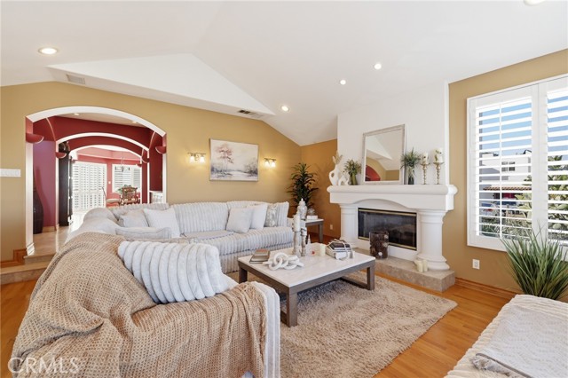 Detail Gallery Image 14 of 35 For 4177 S Cloverdale, Los Angeles,  CA 90008 - 4 Beds | 5 Baths