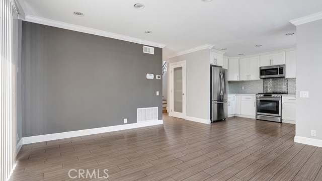 Detail Gallery Image 4 of 32 For 2524 Elden Ave #K-4,  Costa Mesa,  CA 92627 - 2 Beds | 2/1 Baths