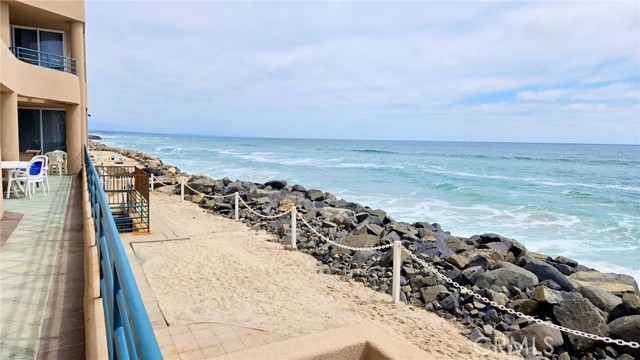 901 S Pacific Street, Oceanside CA: https://media.crmls.org/medias/ad92bff9-20ec-4172-a518-be96fd9bff85.jpg