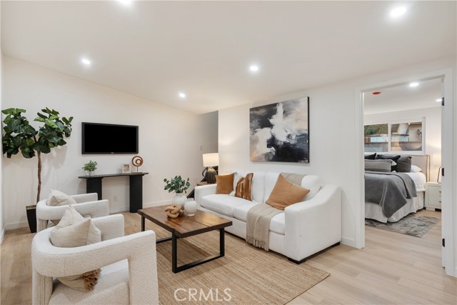 Detail Gallery Image 12 of 32 For 20110 Flallon, Lakewood,  CA 90715 - 4 Beds | 2 Baths