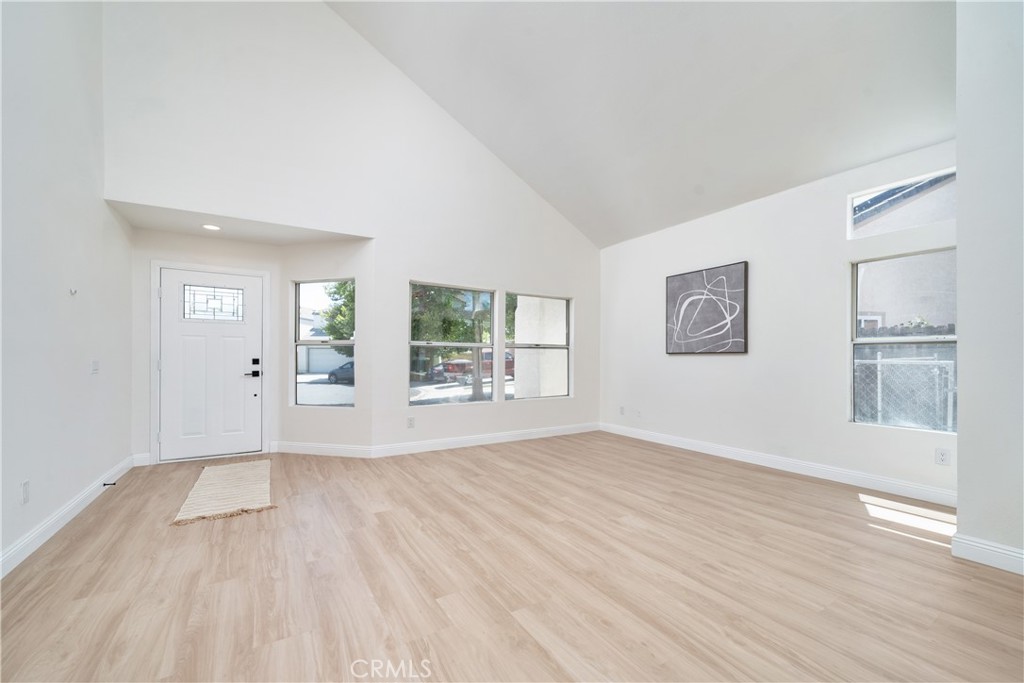 MLS #IV25171082 img 3