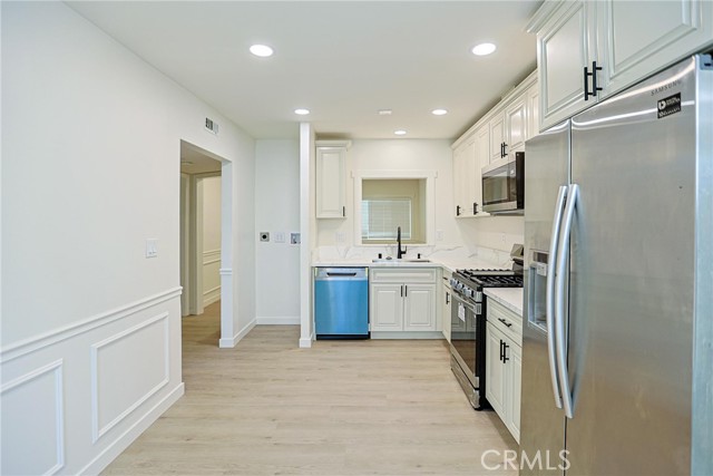Detail Gallery Image 17 of 41 For 4109 W 5th #F2,  Santa Ana,  CA 92703 - 2 Beds | 2 Baths