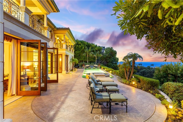 64 Laurel Drive, Rancho Palos Verdes CA: https://media.crmls.org/medias/ad95bfc6-3512-4f8a-8bd9-145382e91808.jpg