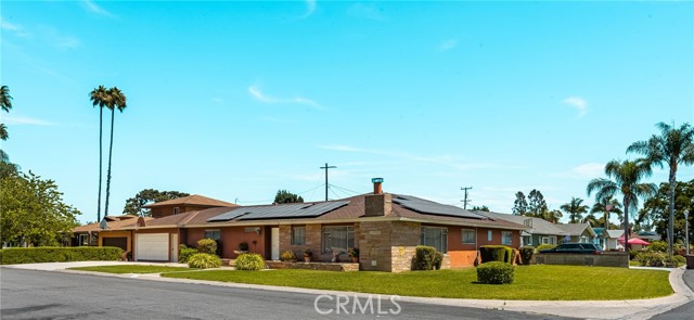 Detail Gallery Image 4 of 46 For 500 N Meadowbrook Pl, Anaheim,  CA 92801 - 4 Beds | 2/1 Baths