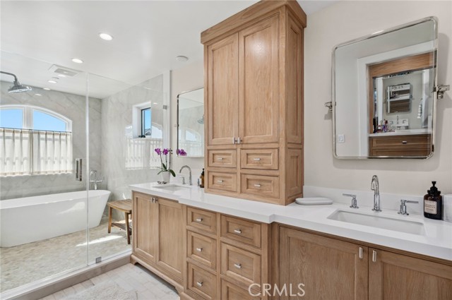 318 Coronado Street, Newport Beach CA: https://media.crmls.org/medias/ad97f6c4-b51f-4914-9198-a4164b527409.jpg