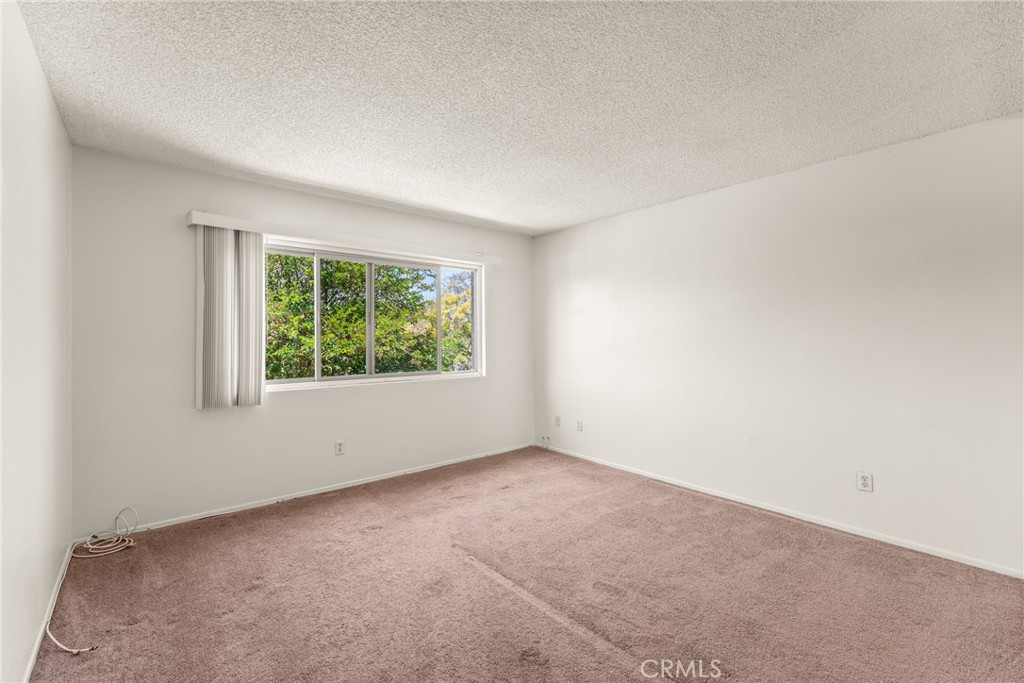 https://media.crmls.org/medias/ad99cd49-420a-43c7-aaf3-dc1b0709889d.jpg?preset=X-Large
