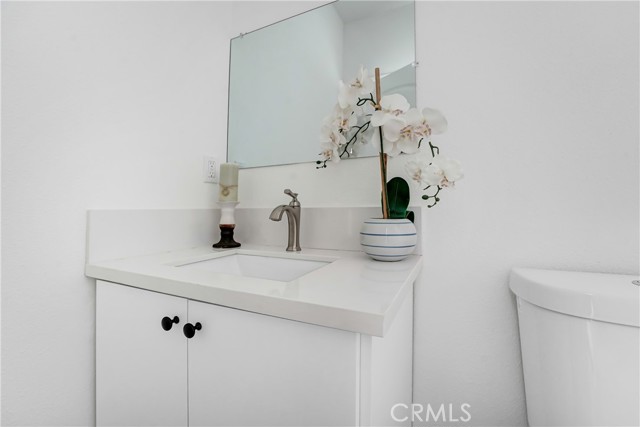 11956 Vanowen Ave, North Hollywood CA: https://media.crmls.org/medias/ad99e145-ff90-4ca2-88bc-38c9e6098abf.jpg