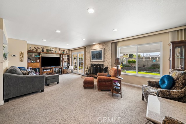 Detail Gallery Image 9 of 39 For 4024 E Del Valle, Orange,  CA 92869 - 5 Beds | 3 Baths