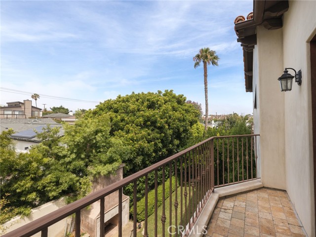 1211 Steinhart Avenue, Redondo Beach, California 90278, 4 Bedrooms Bedrooms, ,4 BathroomsBathrooms,Residential,Sold,Steinhart,SB22118063