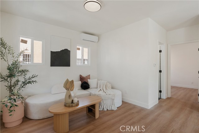 Detail Gallery Image 4 of 19 For 6622 5th Ave, Los Angeles,  CA 90043 - 3 Beds | 2 Baths