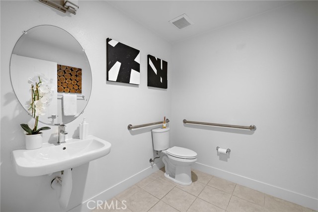 Detail Gallery Image 7 of 50 For 645 W 17th St, Costa Mesa,  CA 92627 - 3 Beds | 2/2 Baths