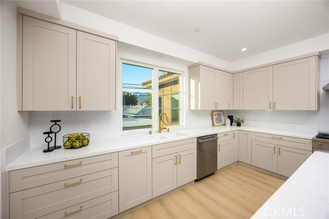 Detail Gallery Image 12 of 30 For 905 Sunset Bld #B,  Arcadia,  CA 91007 - 4 Beds | 3 Baths