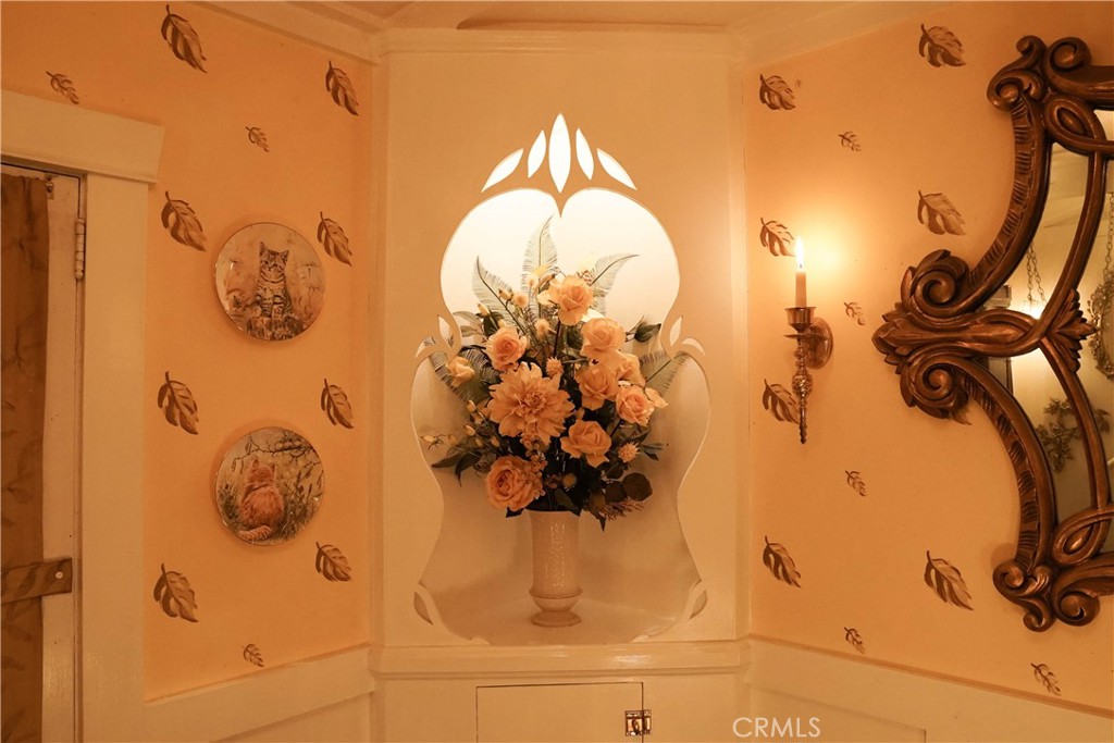 https://media.crmls.org/medias/ad9c114e-da98-4d07-8355-e476a26b896e.jpg?preset=X-Large