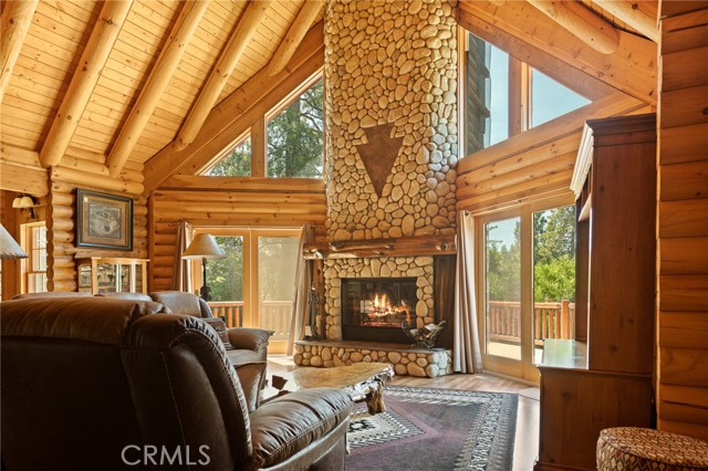 27492 Cedarwood Court, Lake Arrowhead CA: https://media.crmls.org/medias/ad9cf75e-e6b6-4884-b6e4-077612113042.jpg