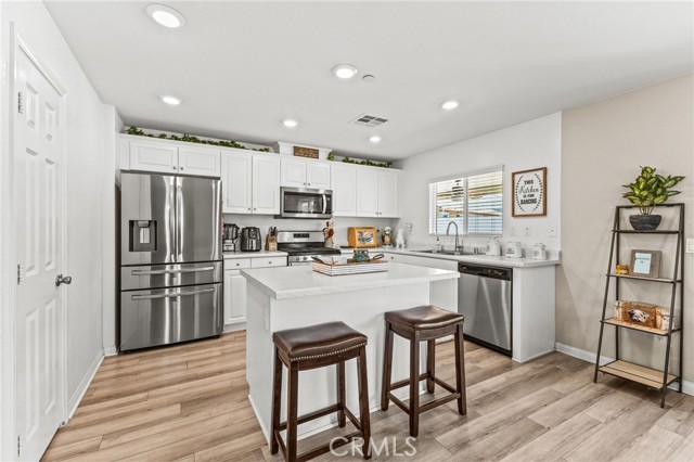 Detail Gallery Image 9 of 35 For 27777 Calle Los Olivos, Menifee,  CA 92585 - 3 Beds | 2 Baths
