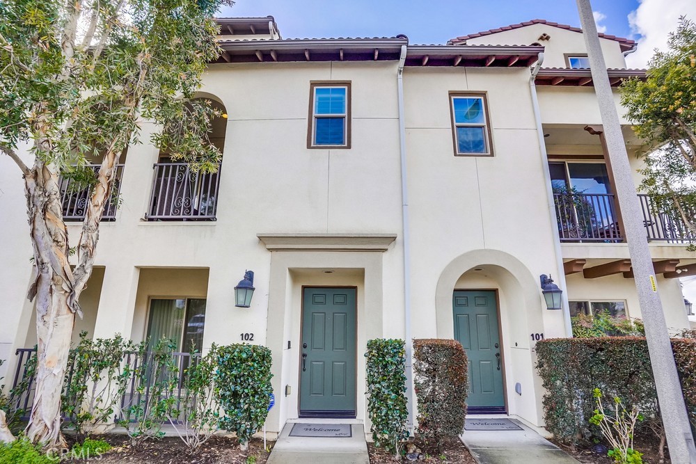 2950 E 19th Street 102, Signal Hill, CA 90755