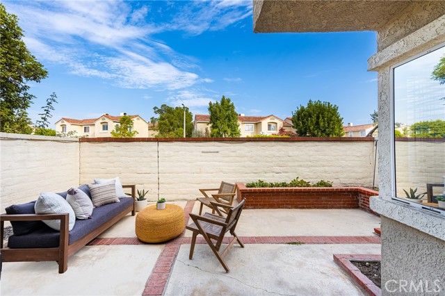 Detail Gallery Image 18 of 38 For 2527 Avenita Alpera, Tustin,  CA 92782 - 2 Beds | 2/1 Baths