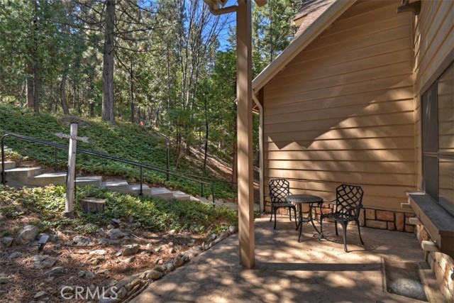 Detail Gallery Image 4 of 42 For 27456 White Fir Dr, Lake Arrowhead,  CA 92352 - 5 Beds | 3/2 Baths