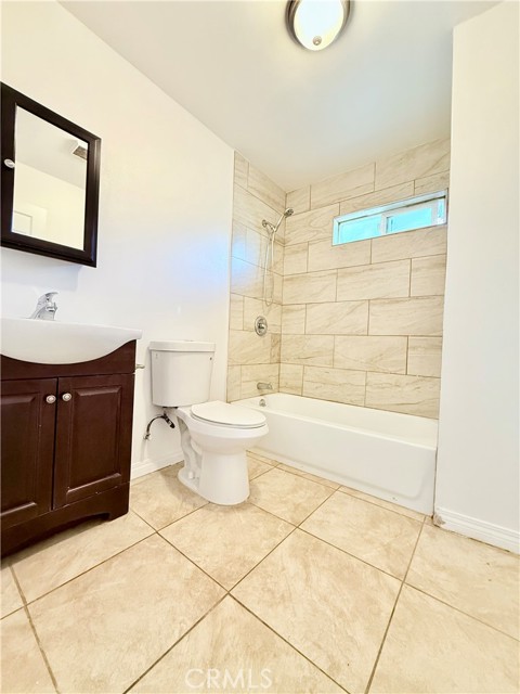 Detail Gallery Image 7 of 22 For 17232 Ceres, Fontana,  CA 92335 - 4 Beds | 2 Baths