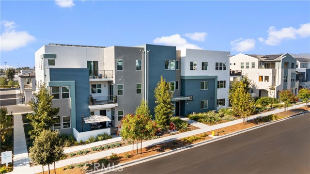 187 Biome, Irvine CA: https://media.crmls.org/medias/ad9e6e75-39e5-4c0a-b0dd-11f7b6d5ce0f.jpg