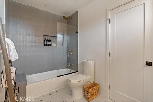 Detail Gallery Image 29 of 52 For 23755 Clarendon, Woodland Hills,  CA 91367 - 4 Beds | 3 Baths