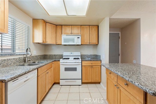 Detail Gallery Image 10 of 29 For 14889 Hartford Ln, Helendale,  CA 92342 - 3 Beds | 2 Baths