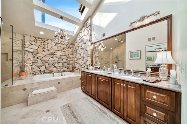 Detail Gallery Image 18 of 34 For 5504 E Crest De Ville Ave, Orange,  CA 92867 - 3 Beds | 2/1 Baths
