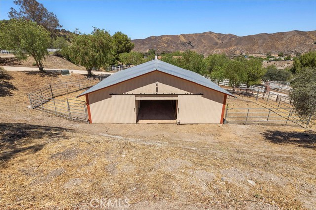 13620 Pales, Agua Dulce CA: https://media.crmls.org/medias/ada0146a-3218-4783-bcc7-0c906857b3c1.jpg
